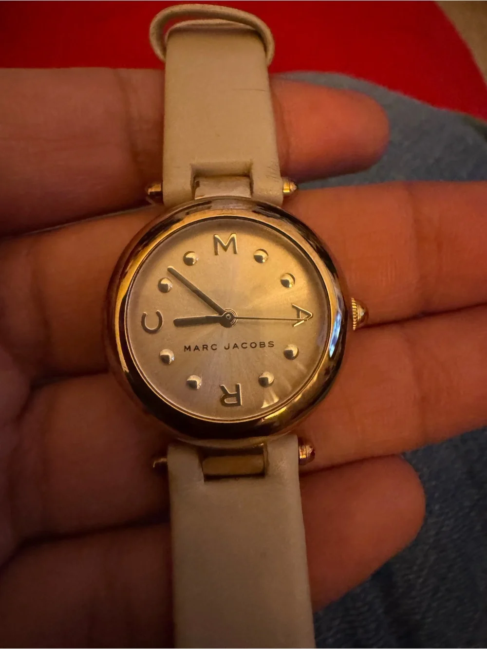 Marc Jacobs White and Silver Round Dial Leather Strap Watch